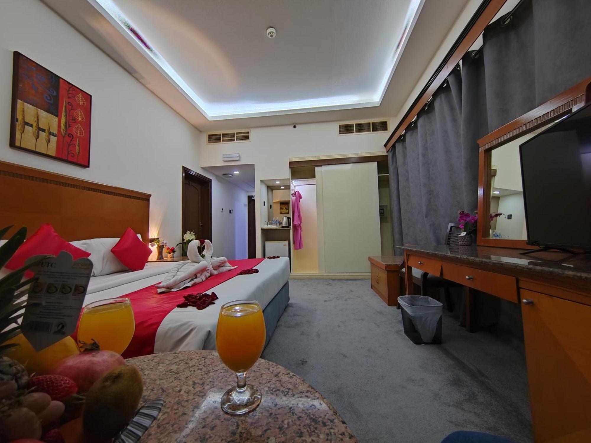 Le Paradise Palace Hotel دبي المظهر الخارجي الصورة